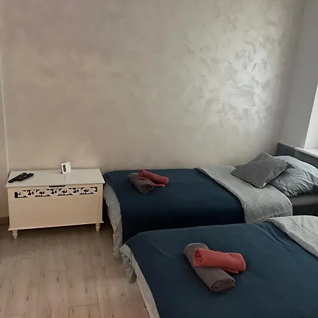 Leborska Garsoniera 公寓